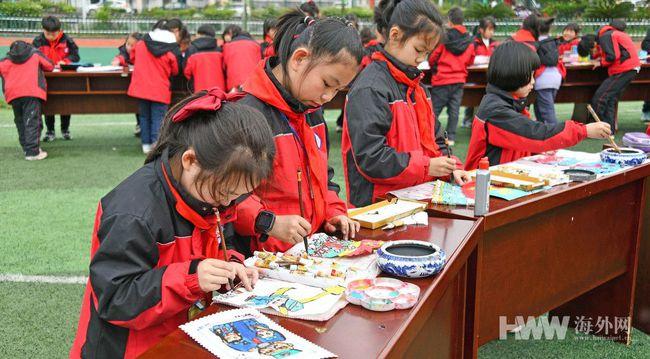 市一中少儿部举行“模拟法庭”活动